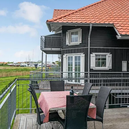Awesome In With House Sea View