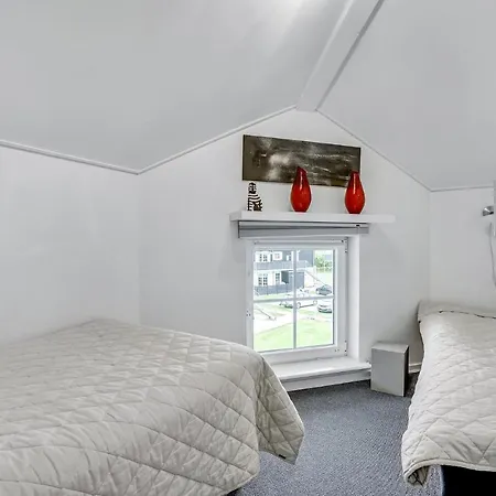Awesome In With House Sea View
