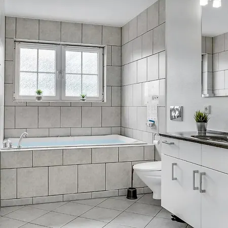 Apartament Awesome In With House Sea View