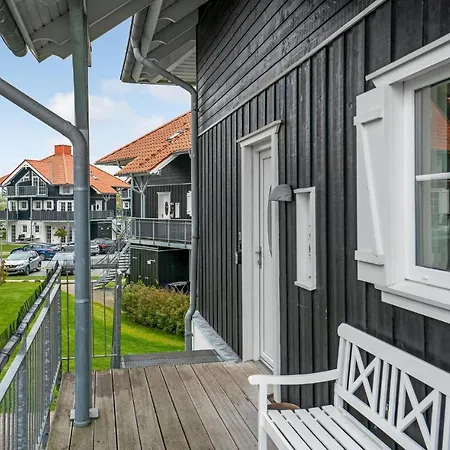 Awesome In With House Sea View Apartament
